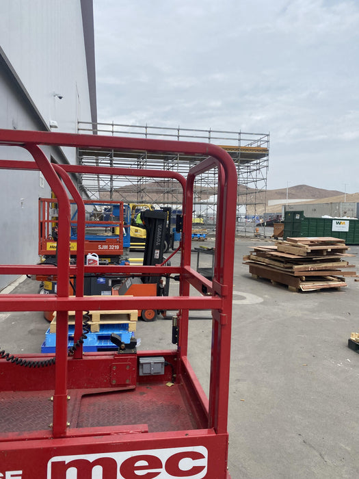 2020 MEC 1330SE Solid NM Tires, Steel Swing out Doors, LCS, Beacon, 900W Invertor