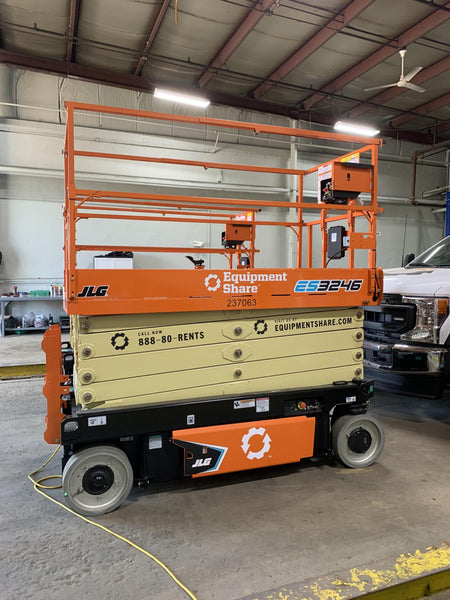 2022 JLG ES3246