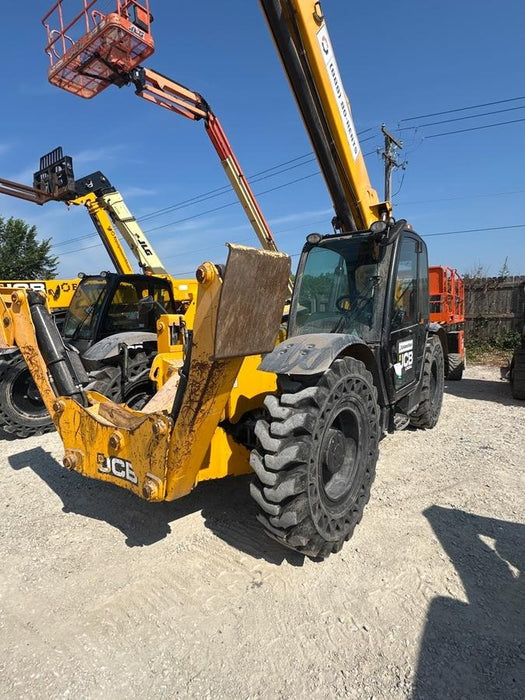 2020 JCB 510-56 Cab/Heat/Air, 74 HP, Solid Tires, STD Worklight, Beacon, Aux Hydraulics, Lifting Eye, Back up Alarm w/66" Carriage/60" Forks