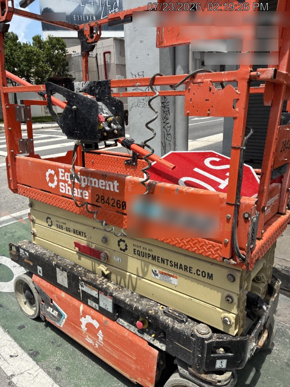 2022 JLG ES1932