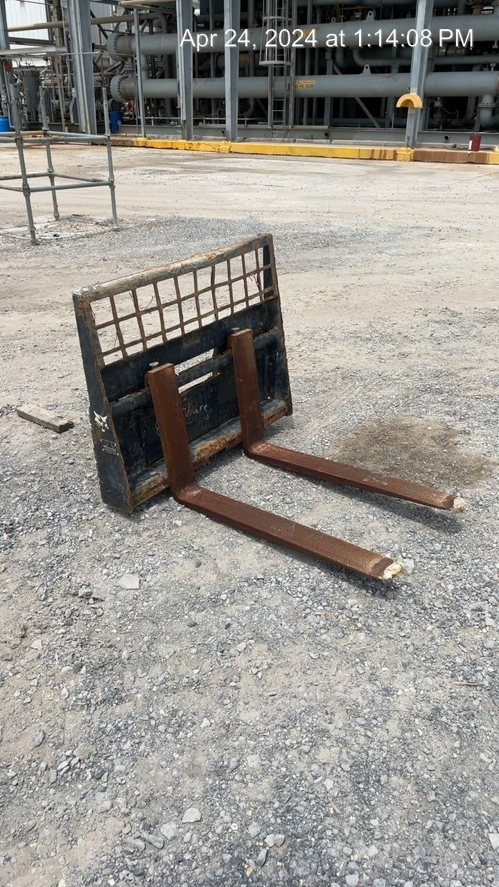 2019 WOODS 48" Pallet Forks - Woods