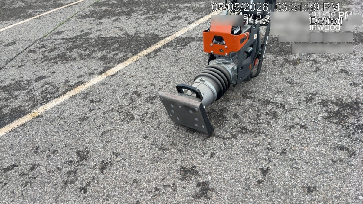 2024 HUSQVARNA LT6005