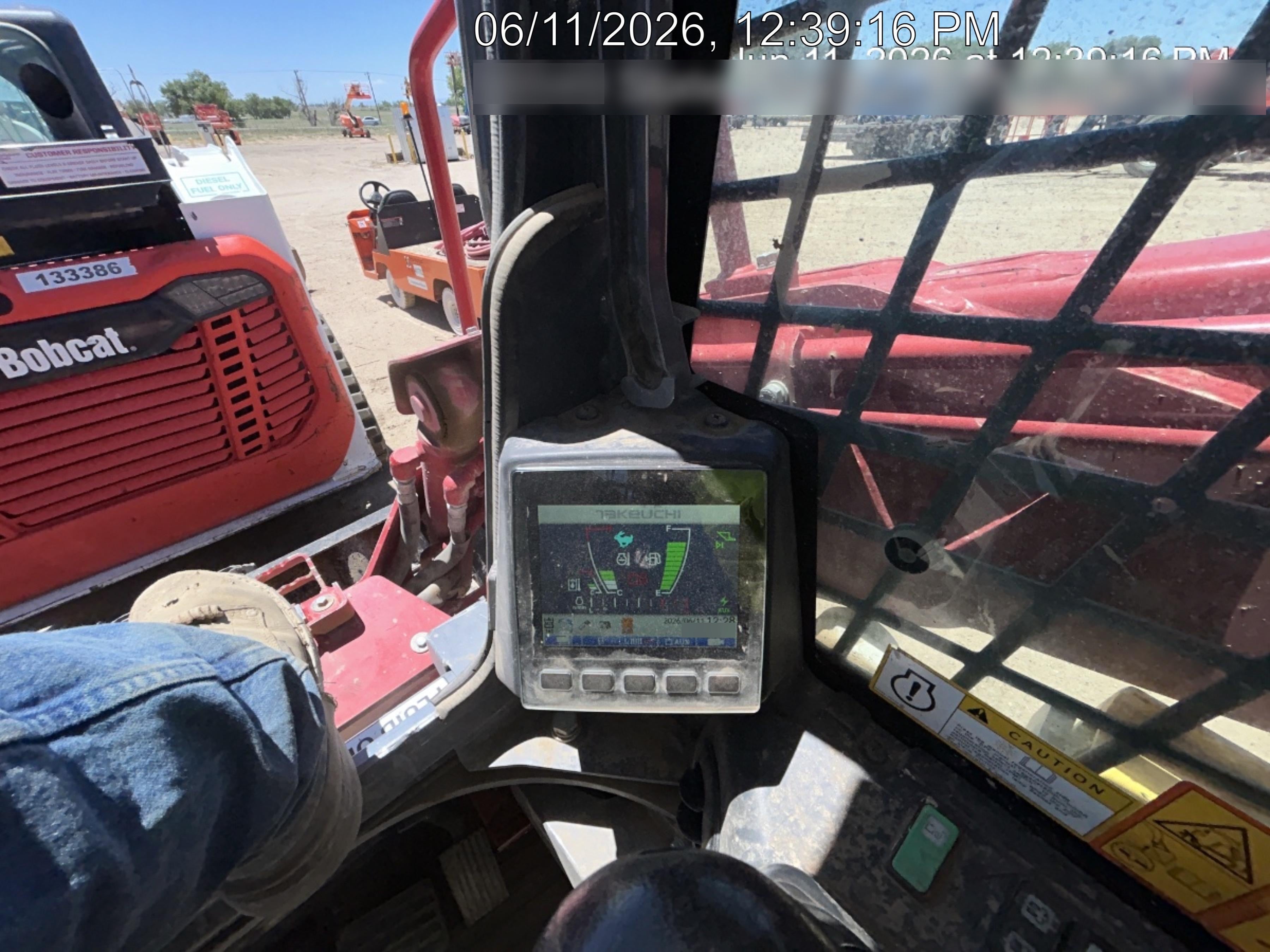 2023 TAKEUCHI TL10V2-CR