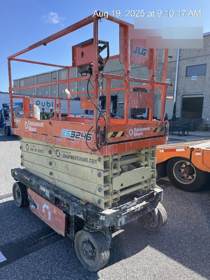 2022 JLG ES3246