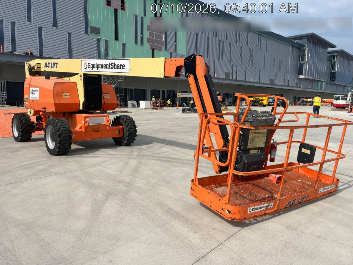 2020 JLG 800AJ