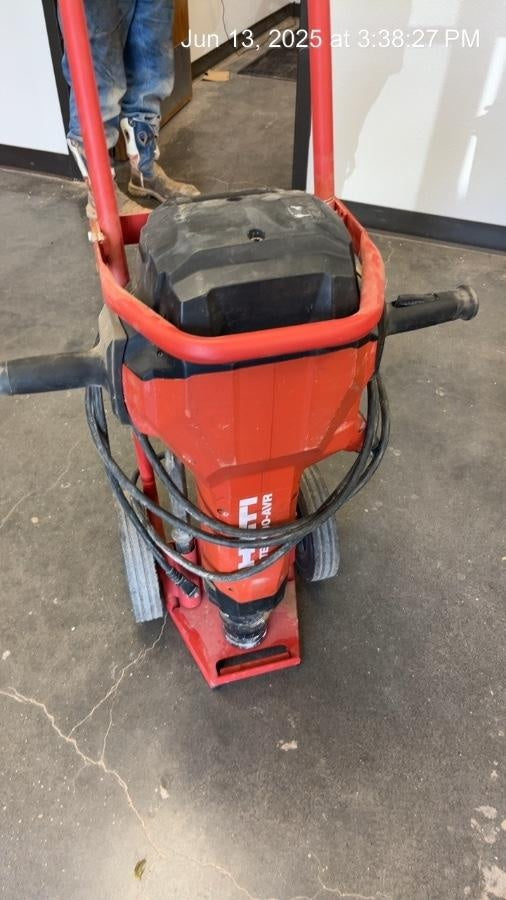2023 HILTI TE 3000-AVR