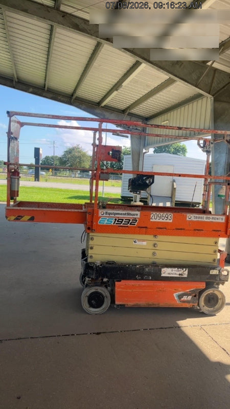 2022 JLG ES1932