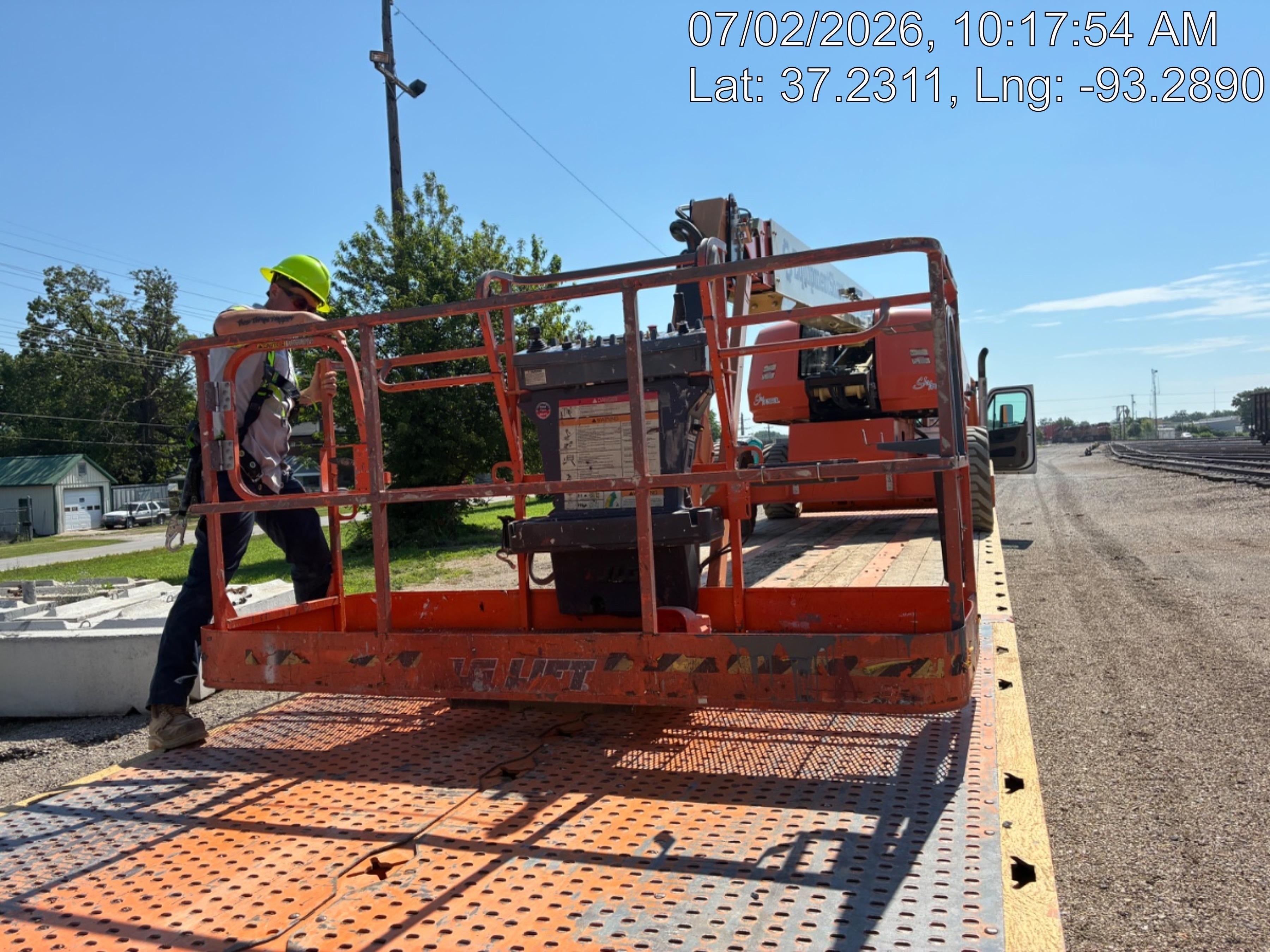 2022 JLG 660SJ