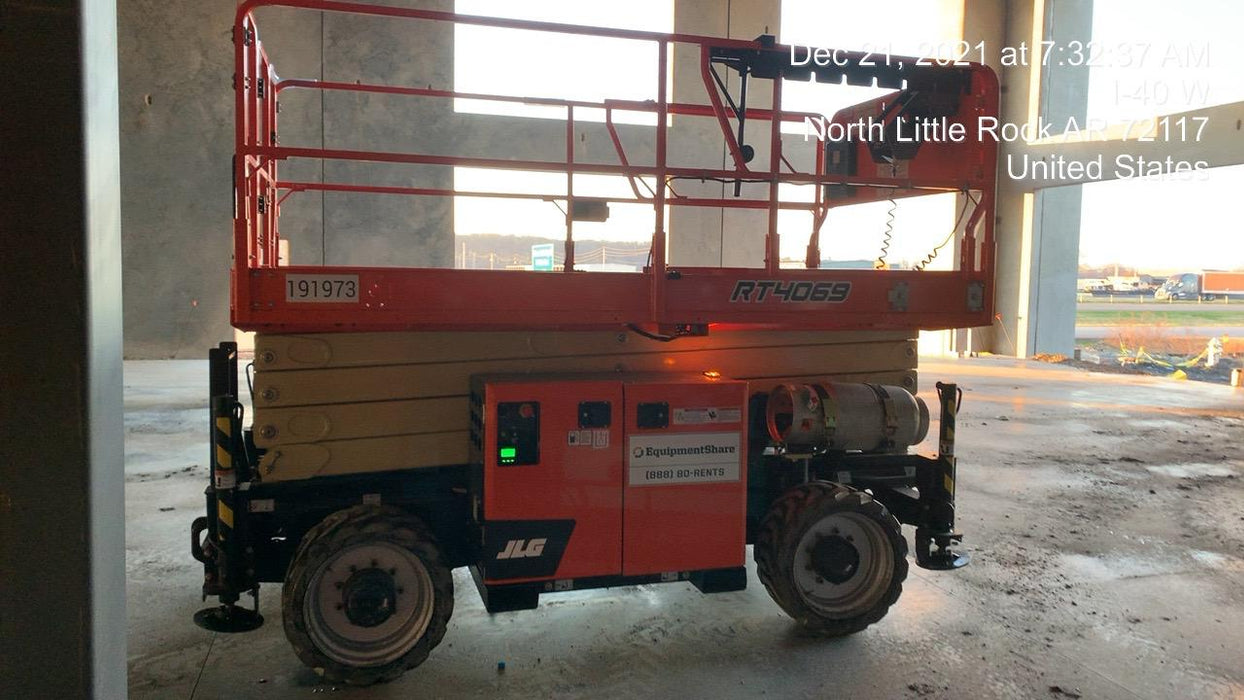 2021 JLG RT4069