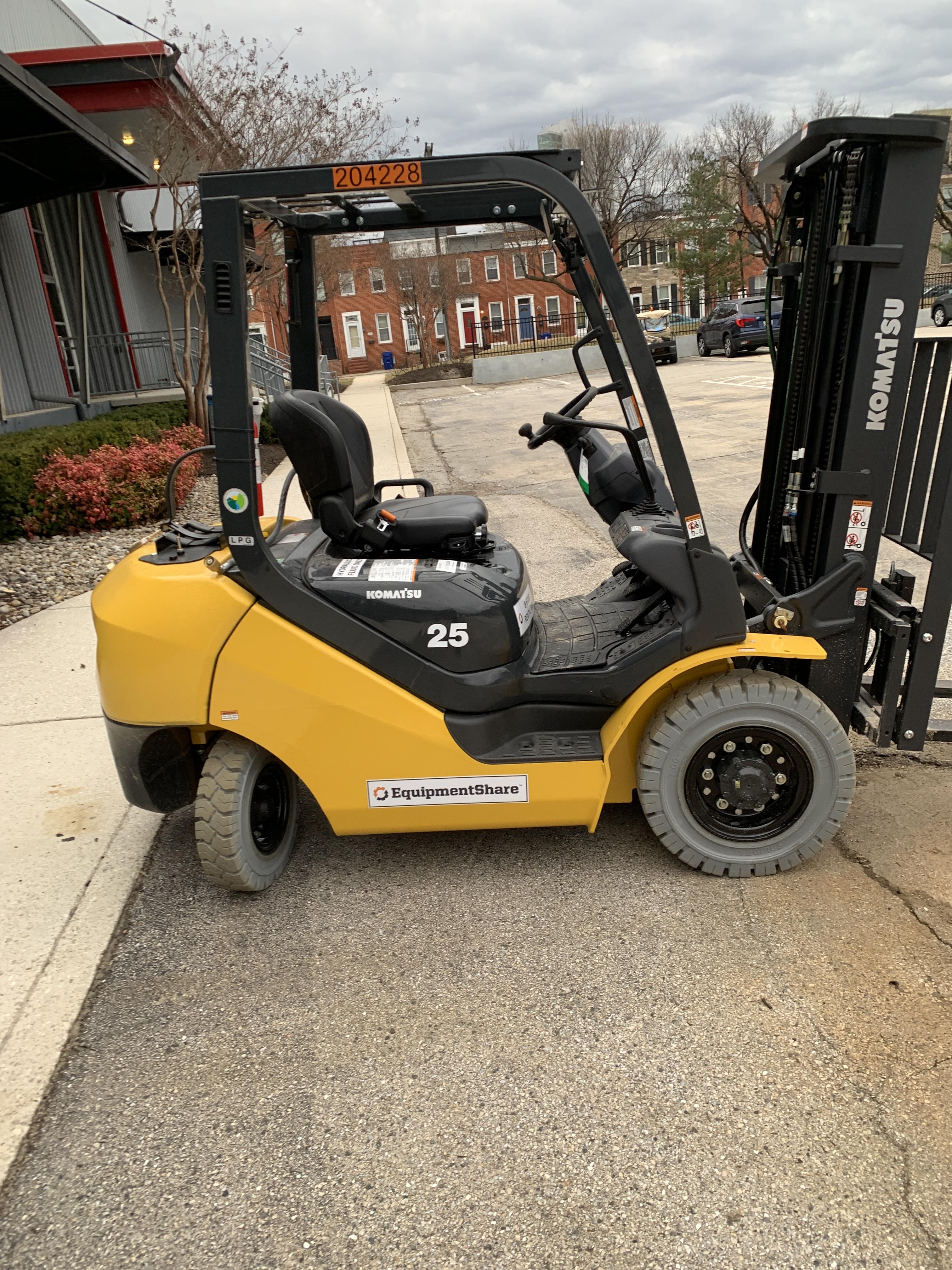 2022 KOMATSU FG25T-16