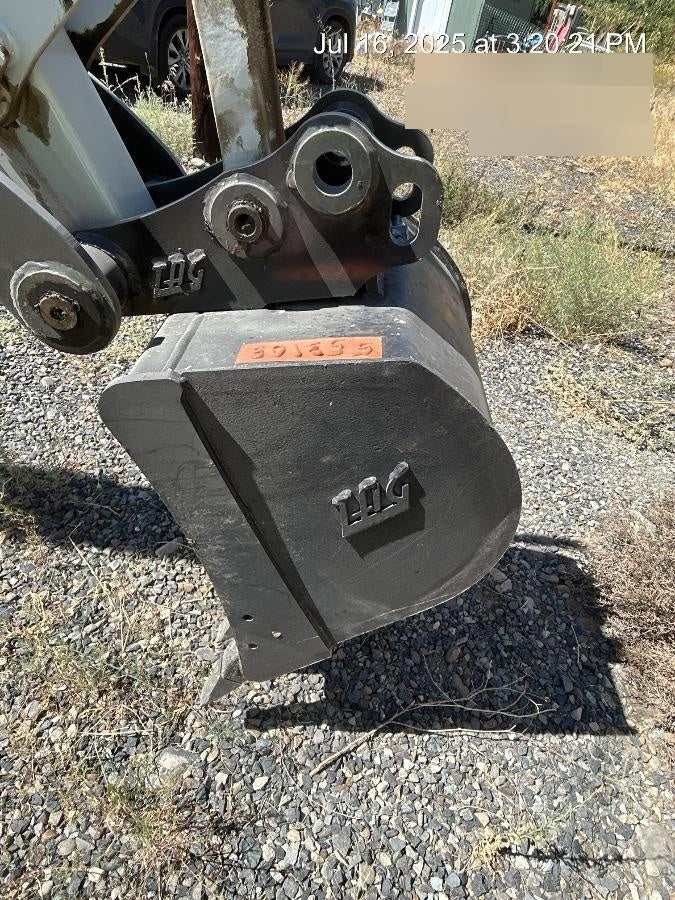 2025 TAKEUCHI 24" Bucket Takeuchi