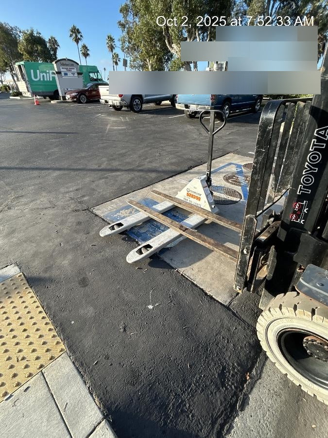 2024 STRONGWAY 4400 lb Pallet Jack