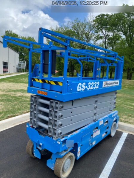 2023 GENIE GS-3232