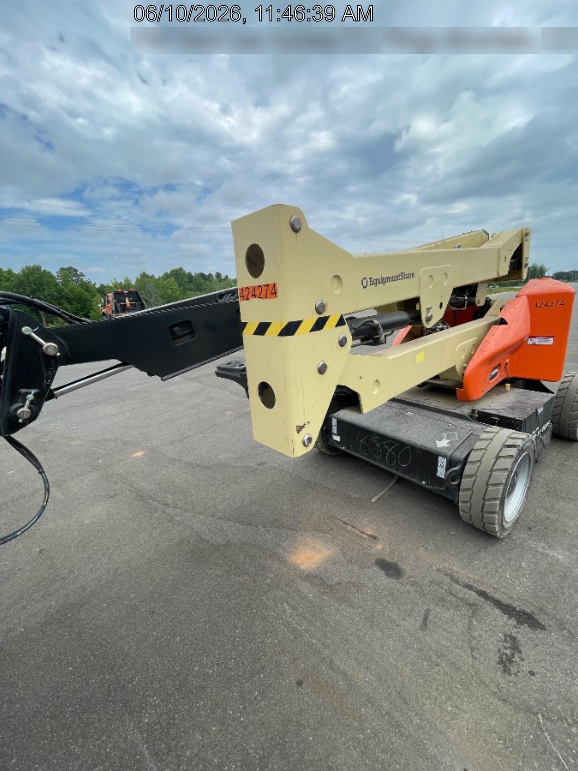 2024 JLG E450AJ