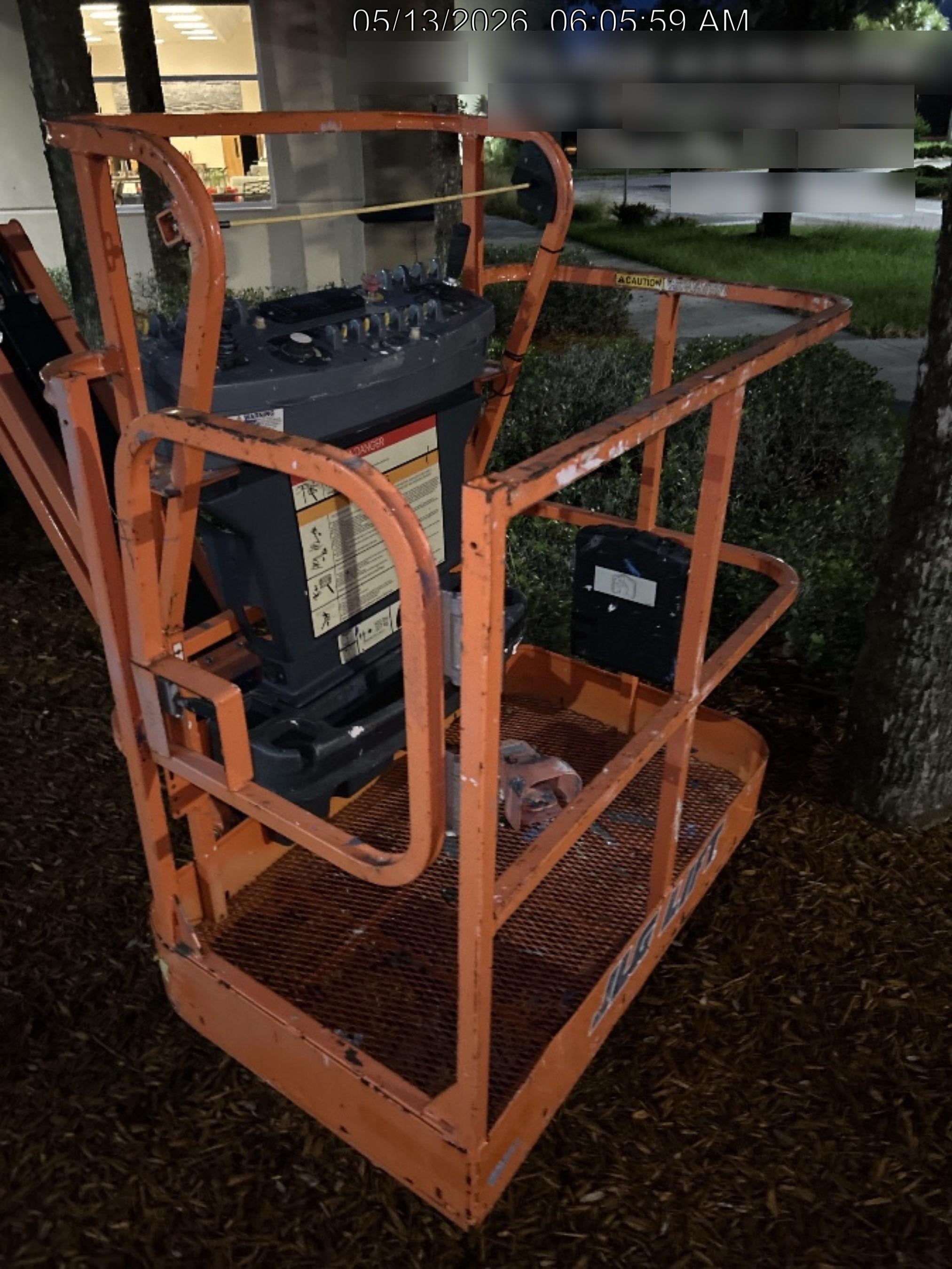 2022 JLG E300AJP