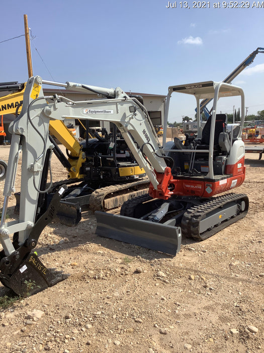 2021 TAKEUCHI TB235-2R
