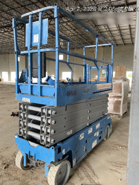 2017 Genie GS-3232 Genie GS3232 Narrow 32' Scissor Lift