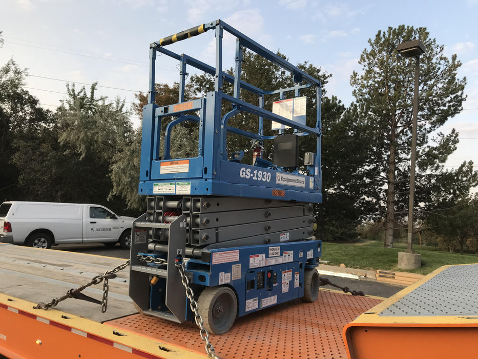 2020 Genie GS-1930 Solid Non Marking Tires, Beacon, Folding rails with half height swing gate