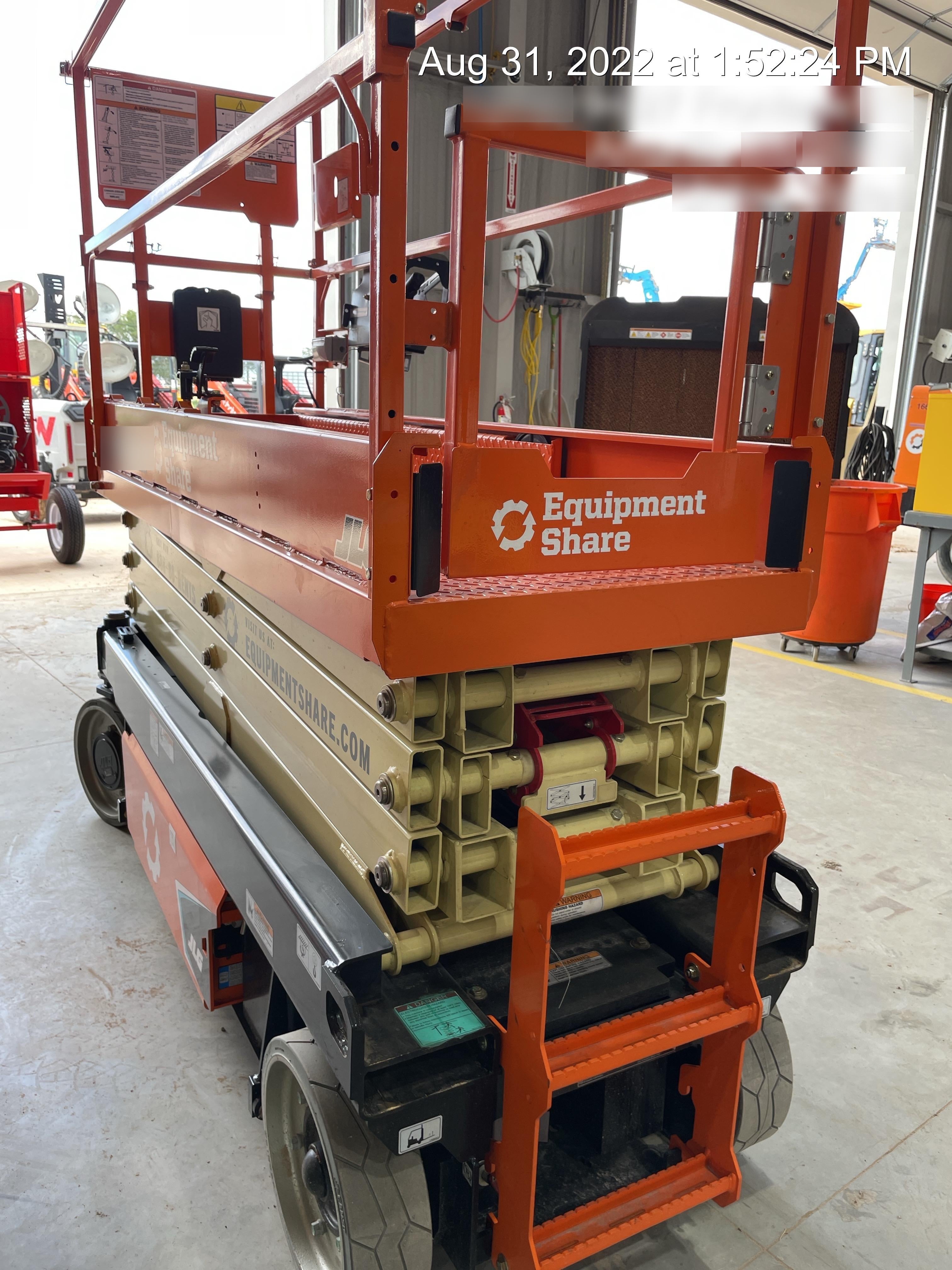 2022 JLG ES2632