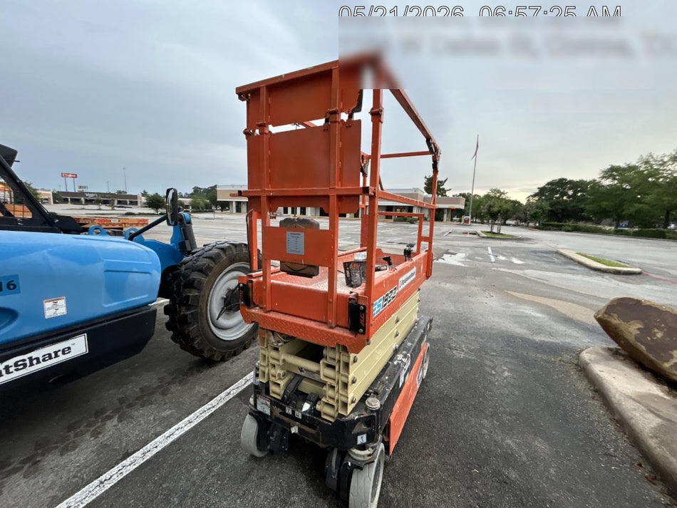 2022 JLG ES1932