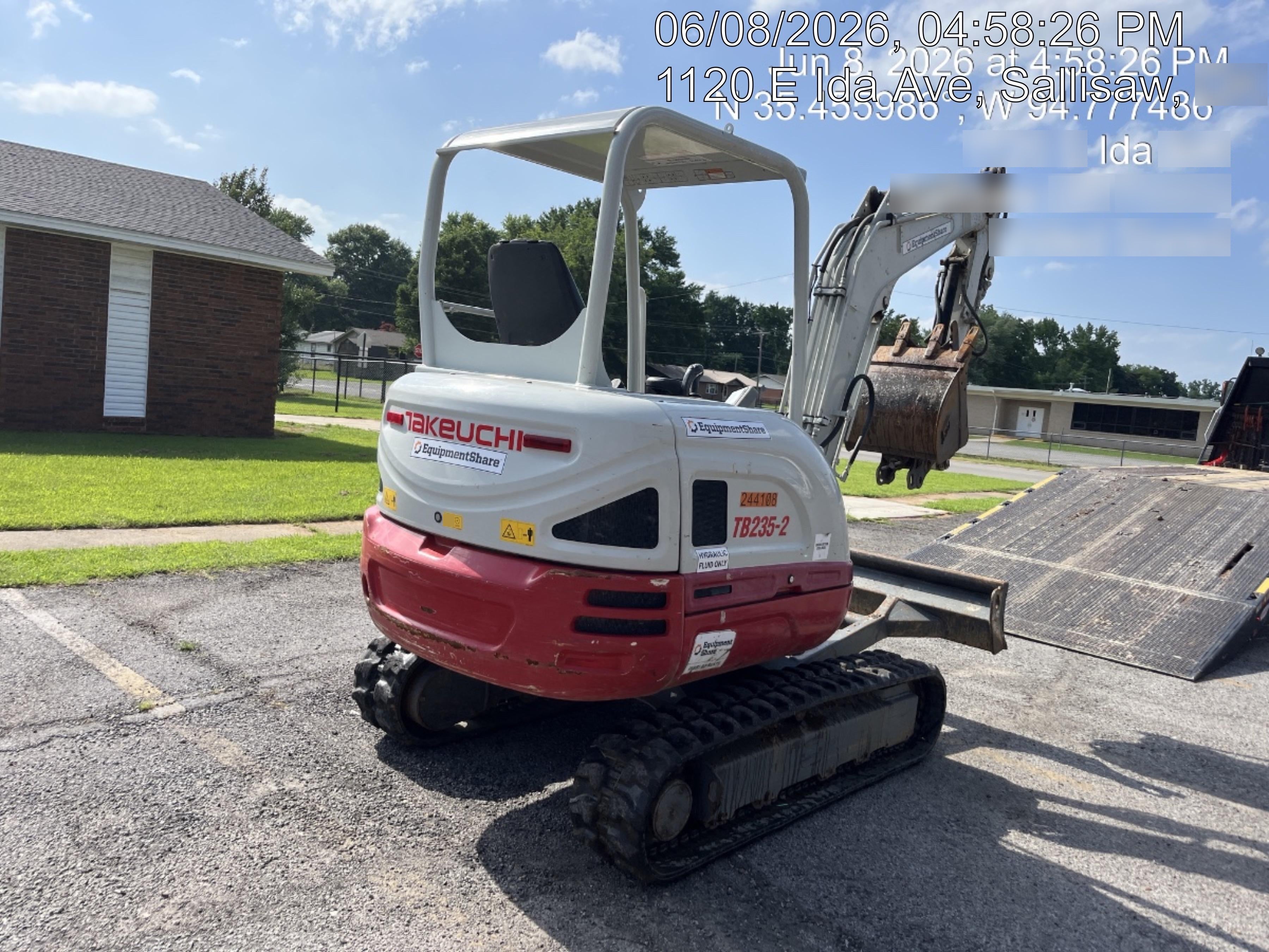 2022 TAKEUCHI TB235-2R