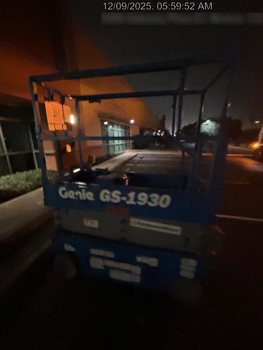 2020 Genie GS-1930 Solid Non Marking Tires, Beacon, Folding rails with half height swing gate, 800W Inverter