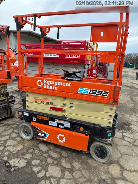 2024 JLG ES1932