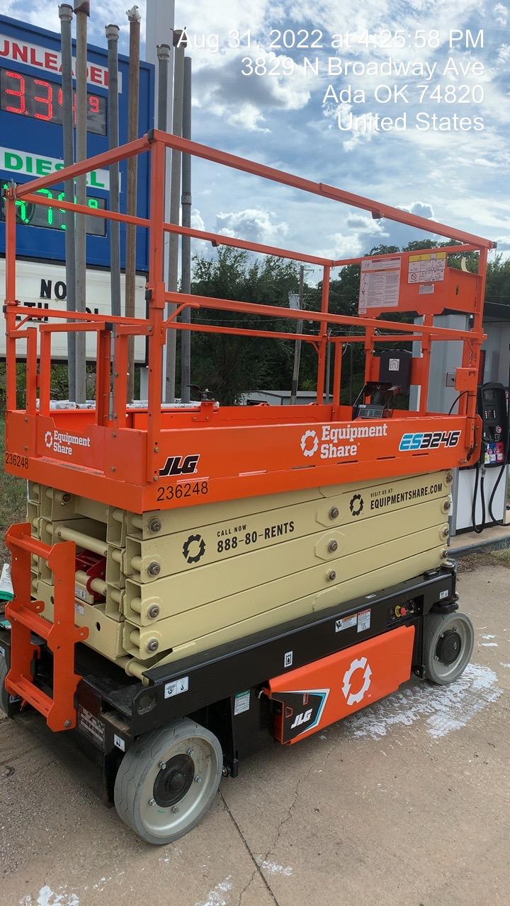2022 JLG ES3246