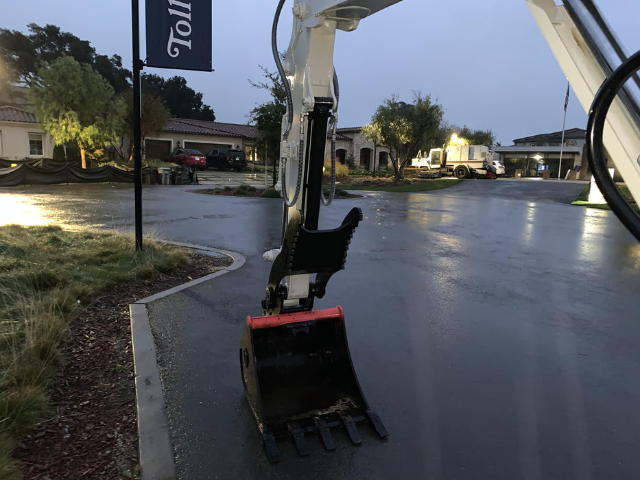 2021 TAKEUCHI TB235-2R