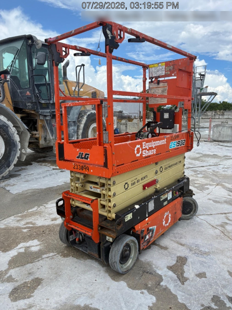 2022 JLG ES1932