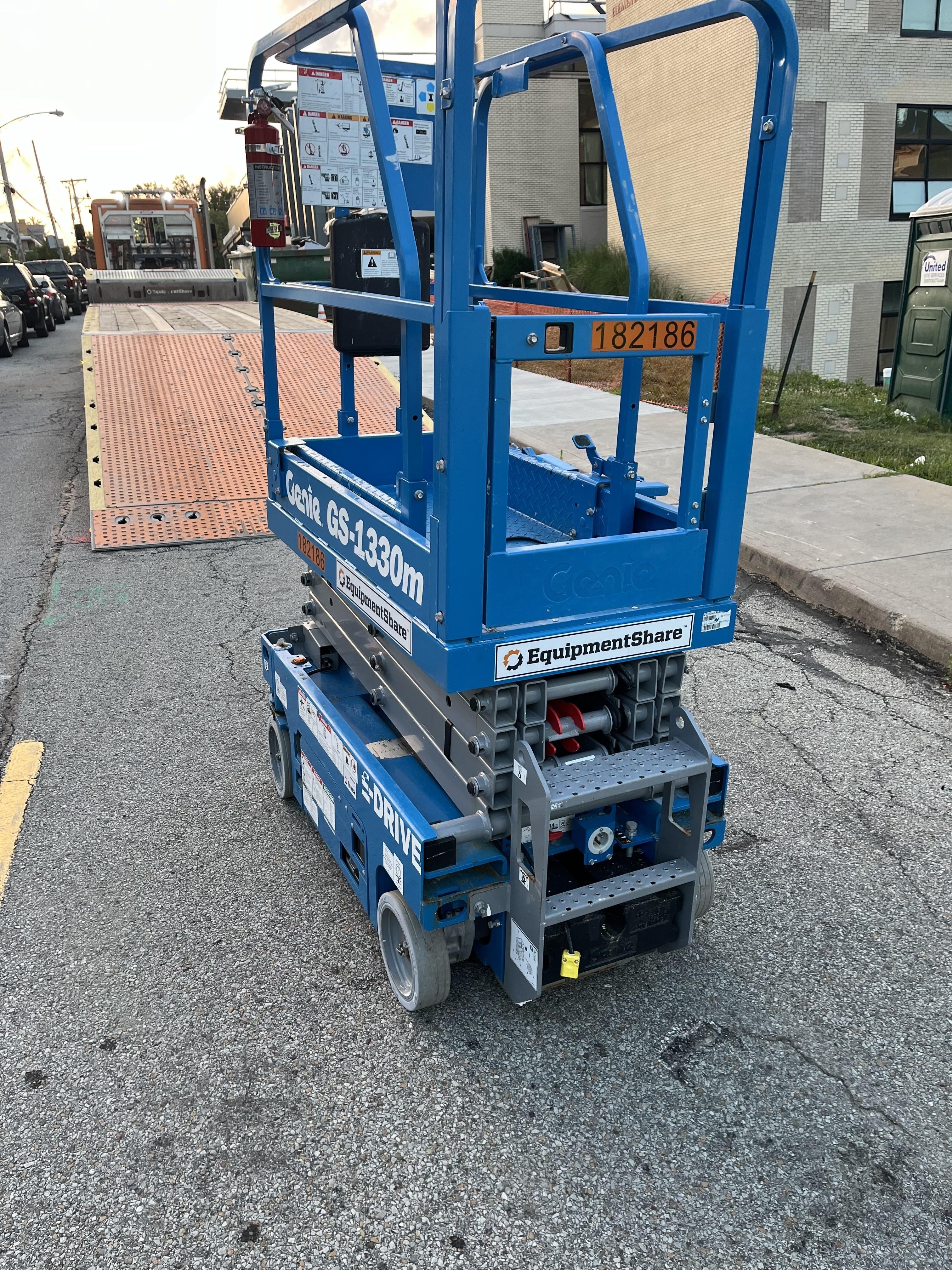 2021 GENIE GS-1330m