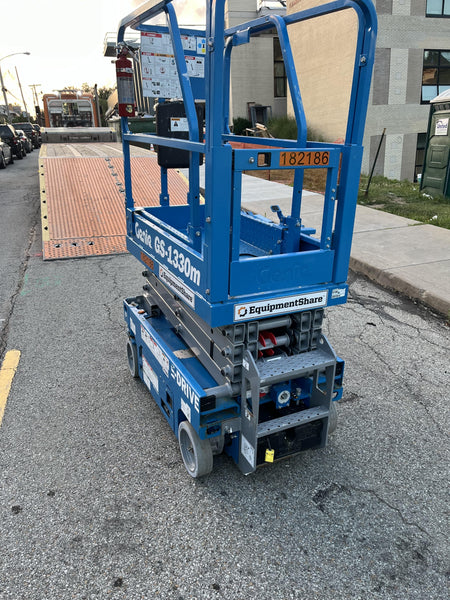 2021 GENIE GS-1330m