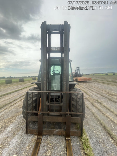 2022 CASE 586H