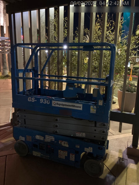 2019 Genie GS-1930 Half Height Swing Gate, 800W Inverter