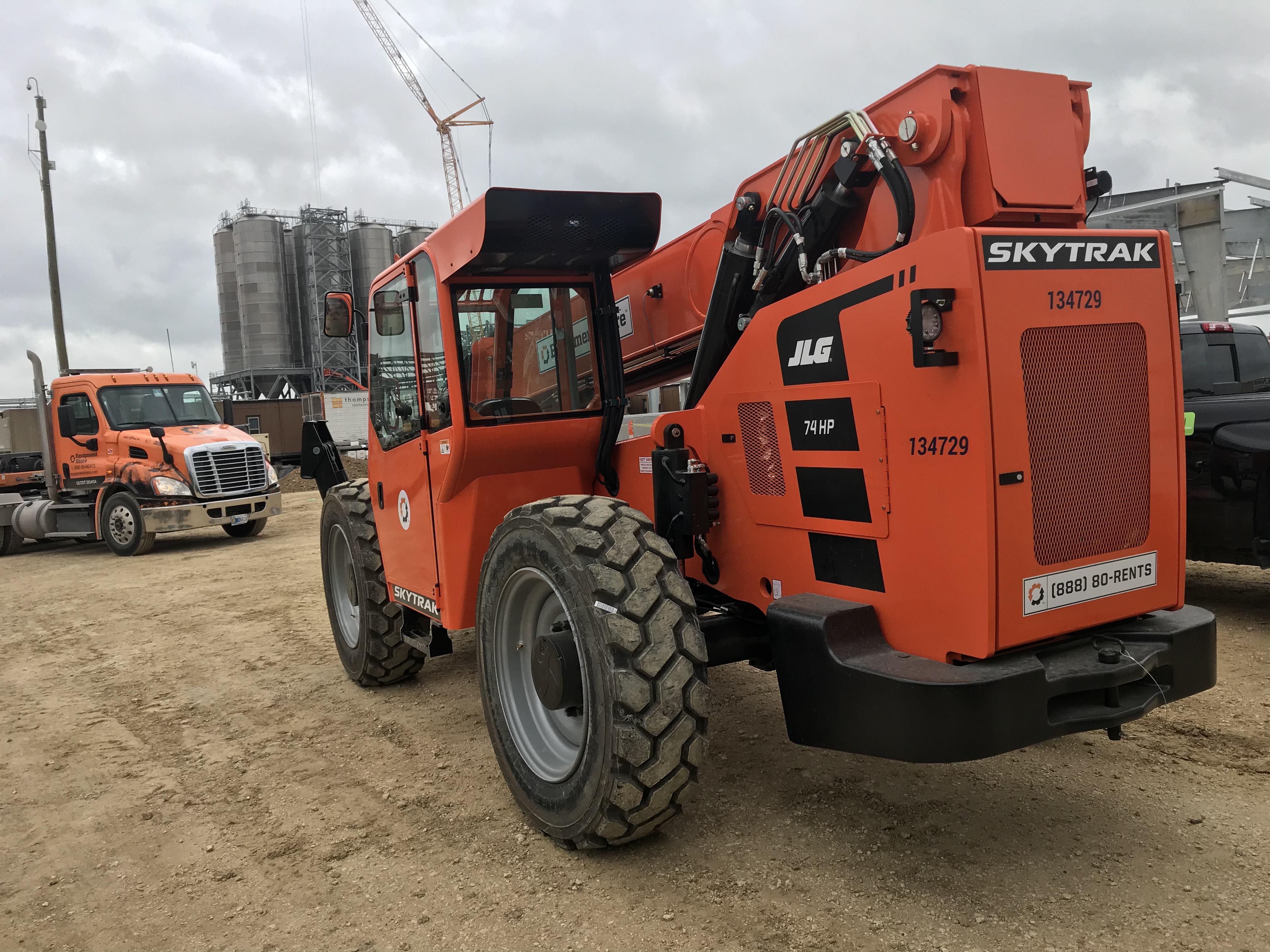 2021 JLG 12054