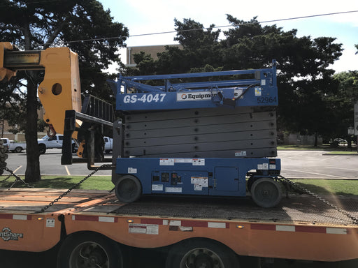 2019 Genie GS-4047 Folding rails with half height swing gate