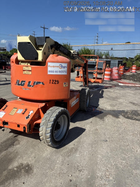 2016 JLG E450AJ