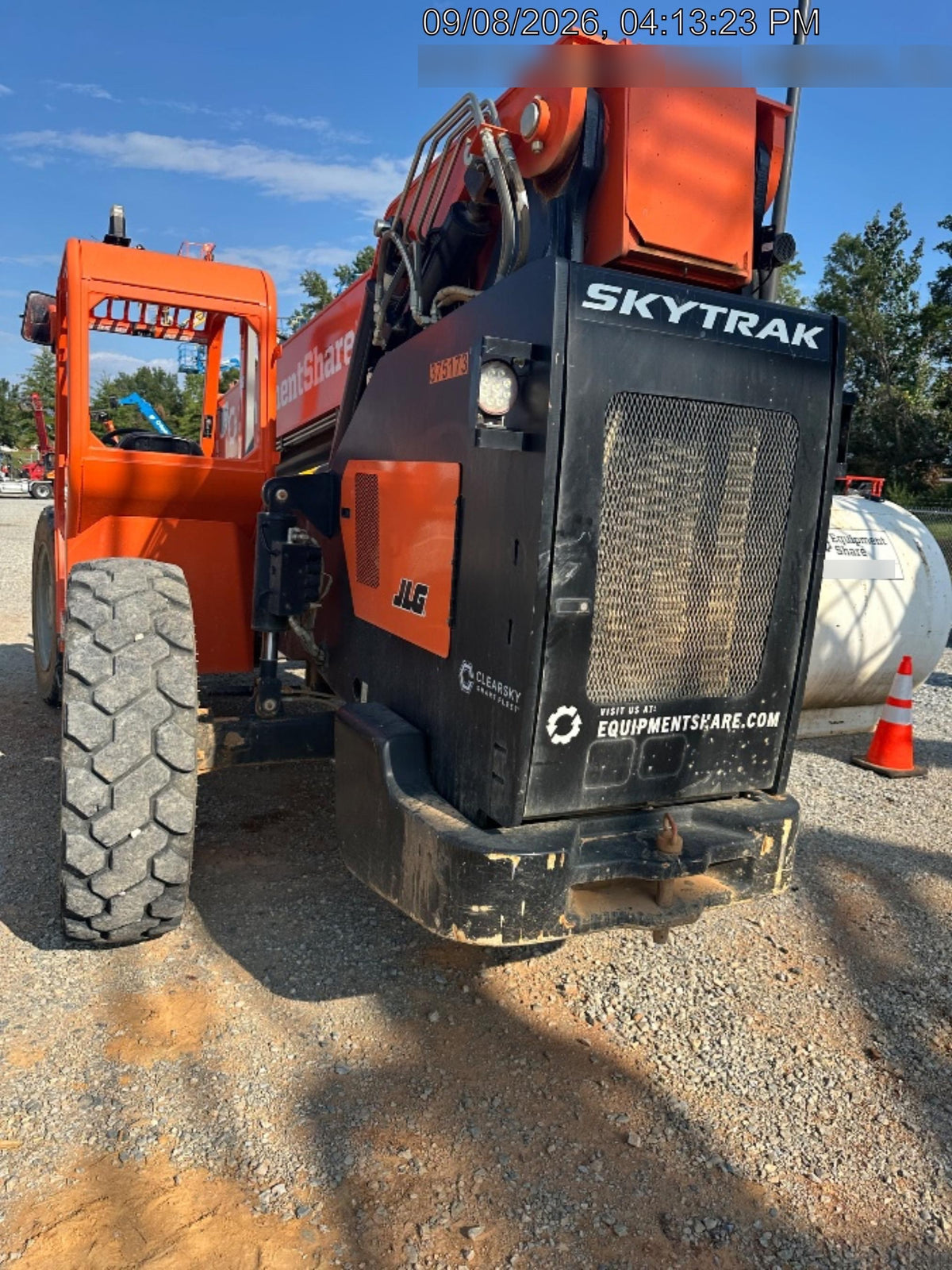 2023 SKYTRAK 8042