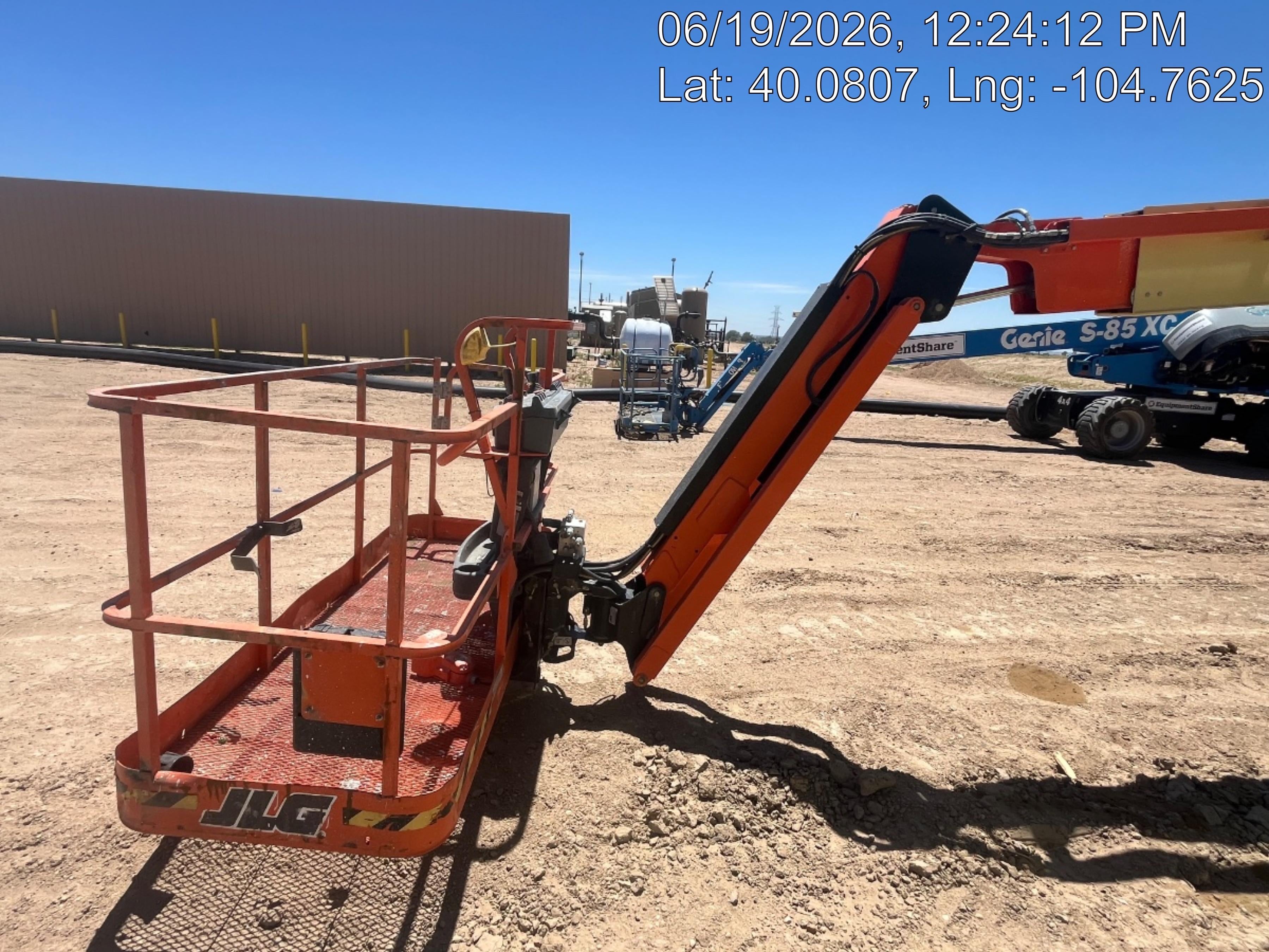 2023 JLG 800AJ