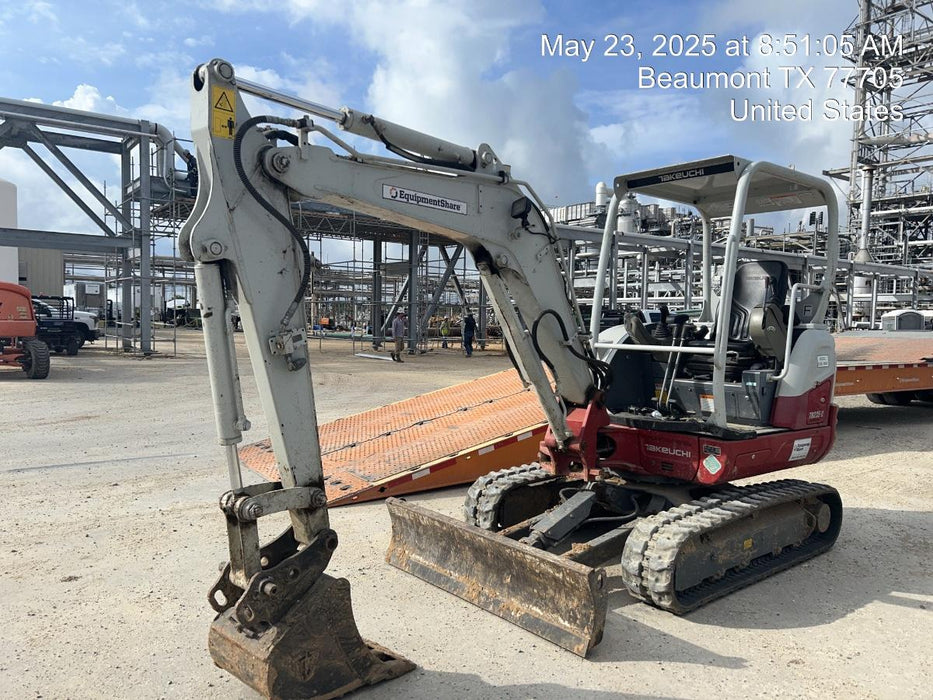 2021 TAKEUCHI TB235-2R