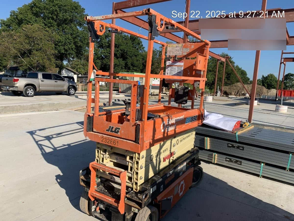 2022 JLG ES1932