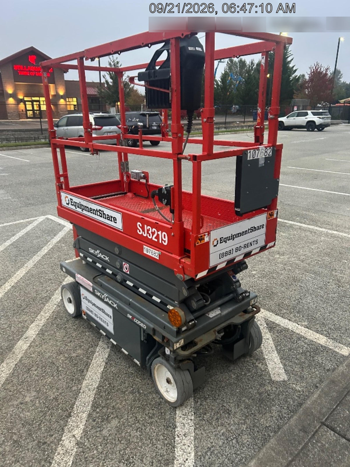 2020 Skyjack SJIII-3219 Solid NM Tires, Half height spring hinged entry gate, Dual Beacons, 800W Inverter