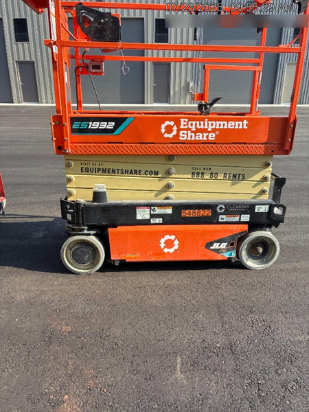 2025 JLG ES1932