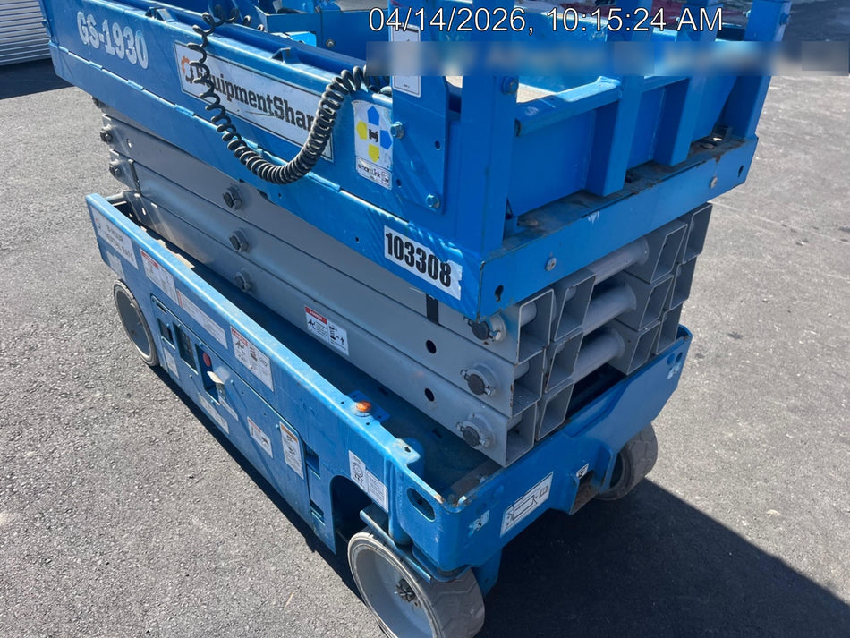 2020 Genie GS-1930 Solid Non Marking Tires, Beacon, Folding rails with half height swing gate, 800W Inverter