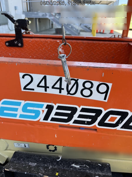 2022 JLG ES1330L