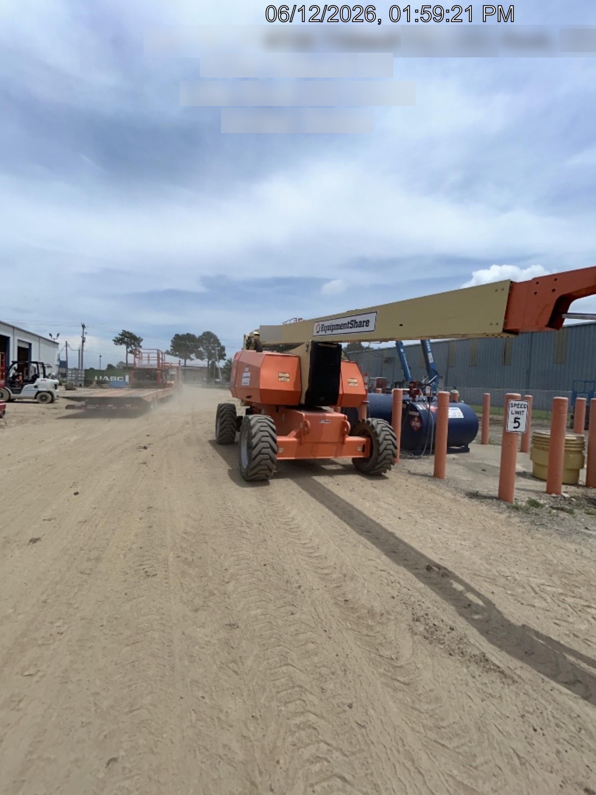 2020 JLG 800AJ