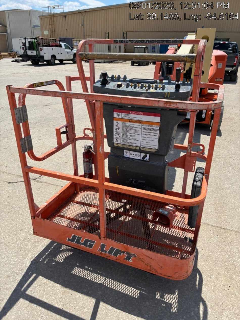 2019 JLG E400AJPN