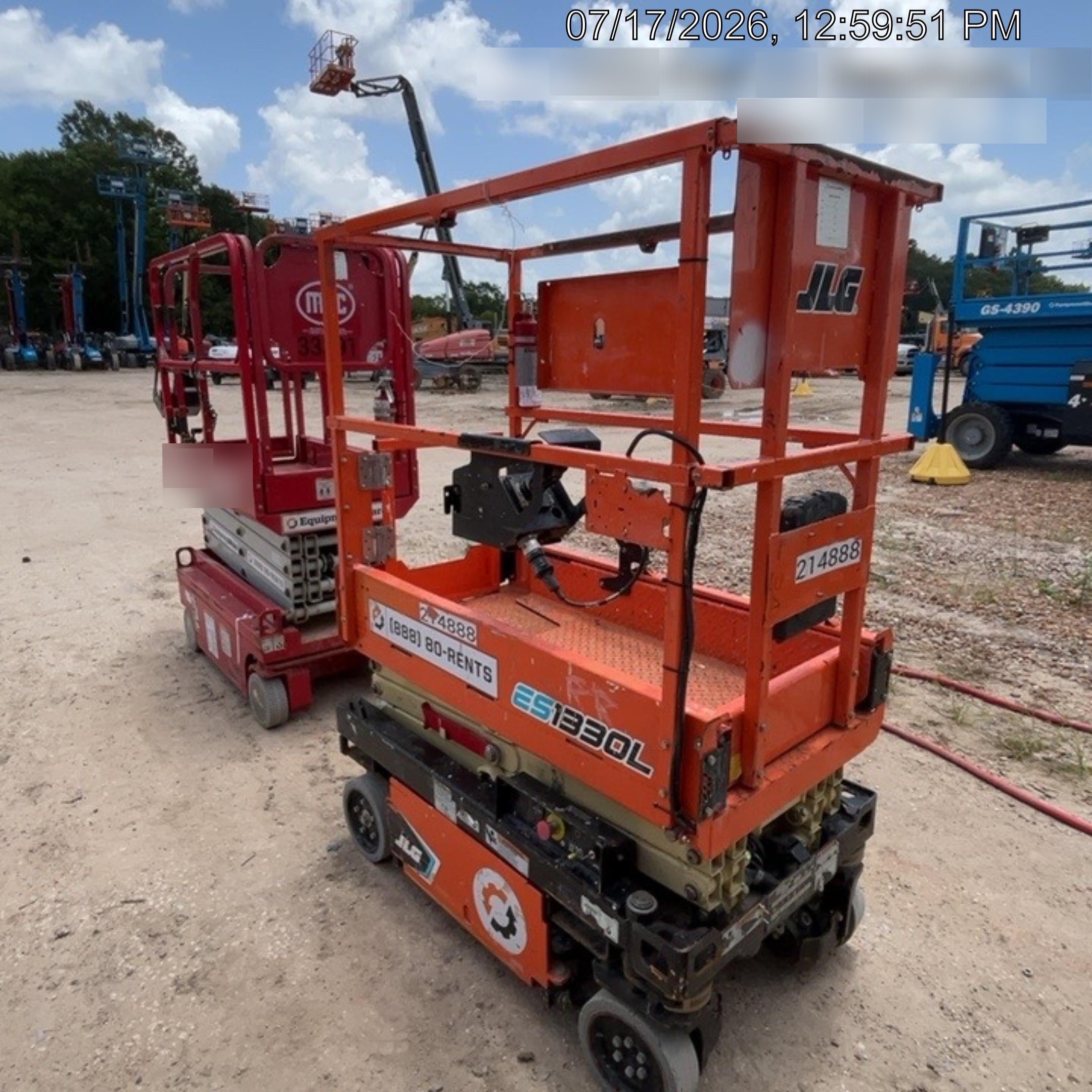 2022 JLG ES1330L
