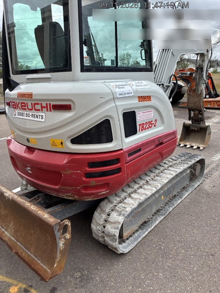 2022 TAKEUCHI TB235-2CR