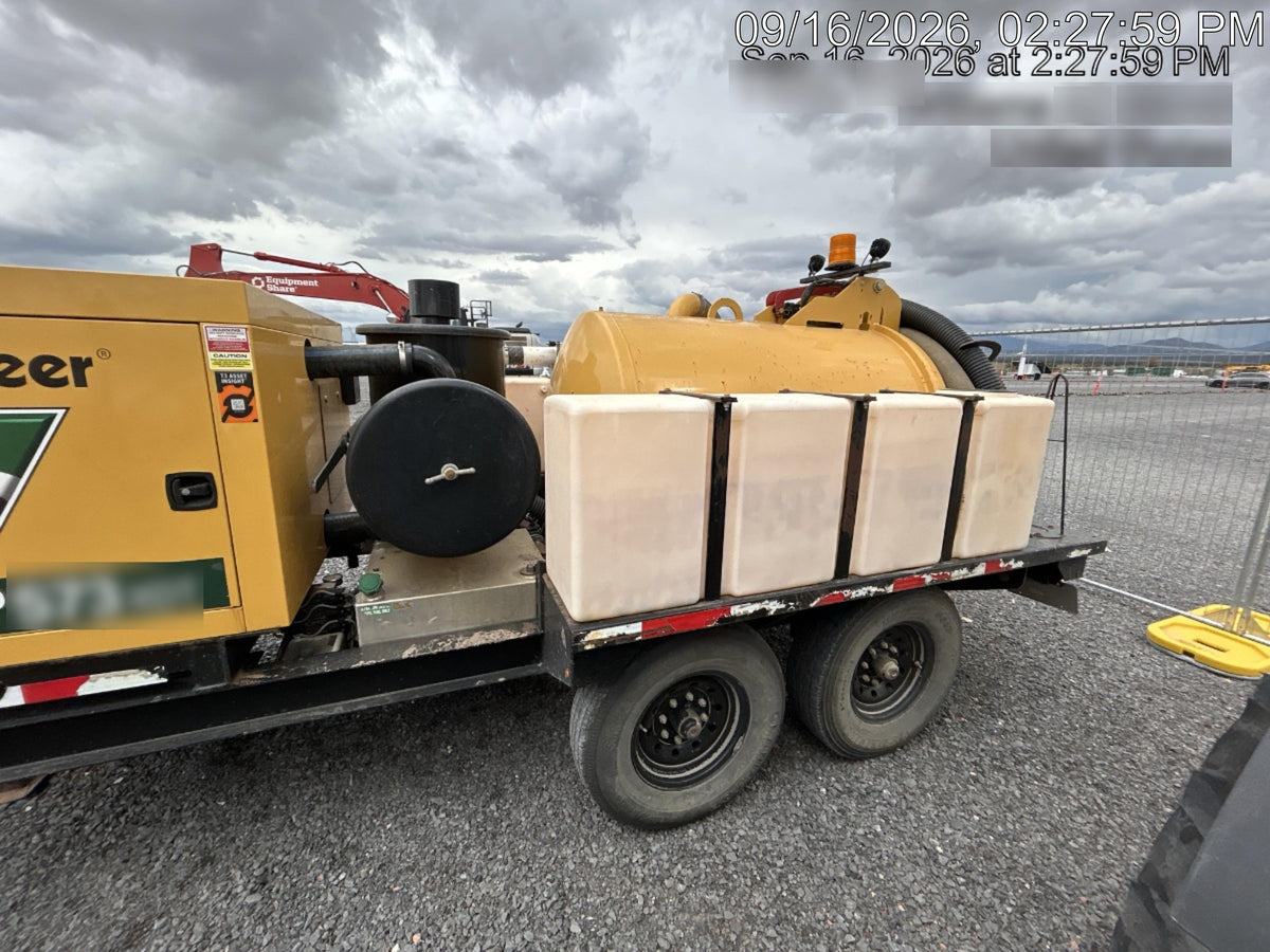 2022 Vac-Tron LP573XDT T4 Koehler Diesel Engine, 500 Gallon Debris Tank, x2 100 Gallon Water Tanks